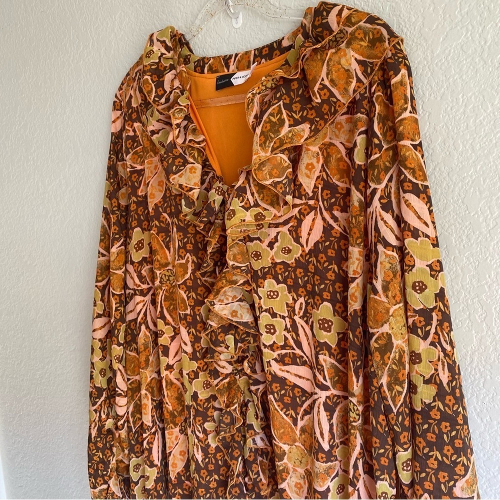 The Brunatti V-Neck Ruffle Dress in Apricot Floral - Picture 9 of 13